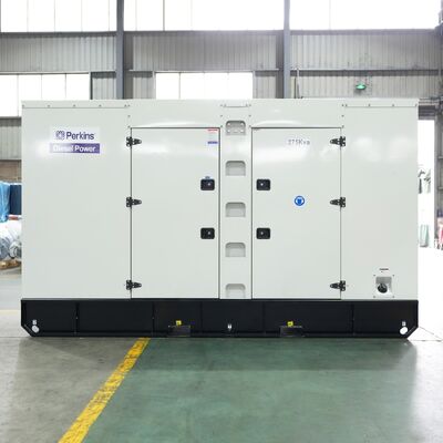 550kW 688KVA ওয়াটার-কুল সুপার ডিজেল নীরব জেনারেটর 50/60HZ একক / তিন ফেজ পোর্টেবল জেনারেটর DCEC Cummin